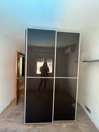 2 armarios grandes con puertas correderas