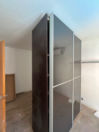 2 armarios grandes con puertas correderas