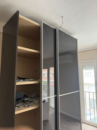 2 armarios grandes con puertas correderas