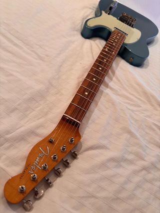 FENDER TELECASTER VINTERA 60S CON ESTUCHE