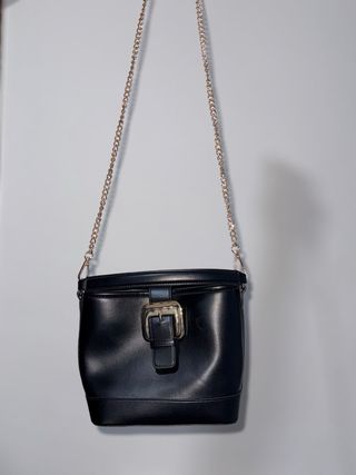 Bolso negro elegante estilo baguette