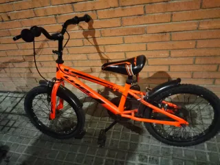 Bicicleta infantil naranja