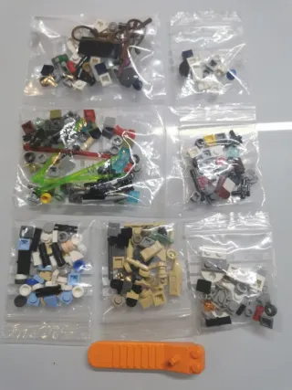 LEGO R2D2 + Faro con luz+Regalo