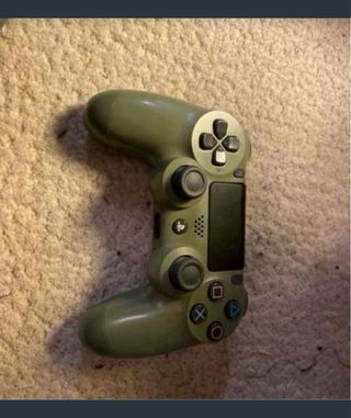 PS4 Slim Nera con Controller