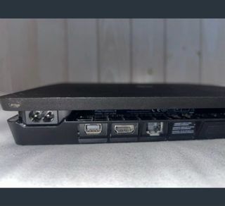 PS4 Slim Nera con Controller