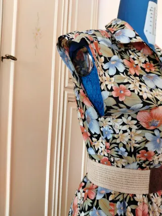 Abito estivo con motivo floreale