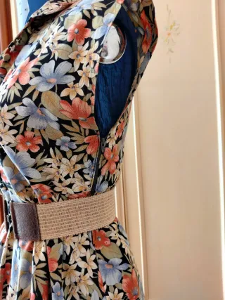 Abito estivo con motivo floreale