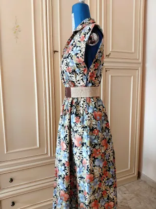 Abito estivo con motivo floreale