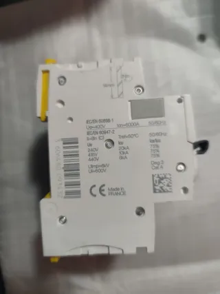 Interruptor Automático Schneider IC60N C25A 4P