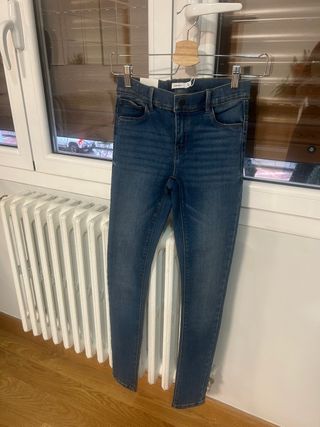 Pantalones pitillos T32 Nuevos Name it