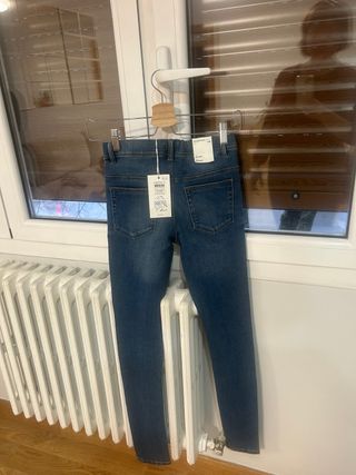Pantalones pitillos T32 Nuevos Name it