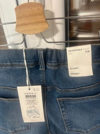 Pantalones pitillos T32 Nuevos Name it