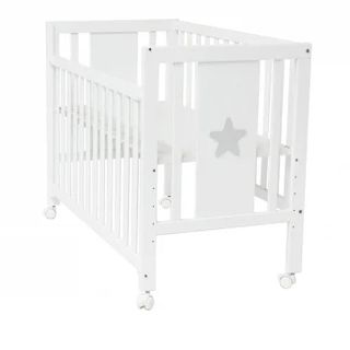 Cuna de madera blanca