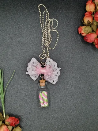 Collana con bottiglia di marshmallow in fimo