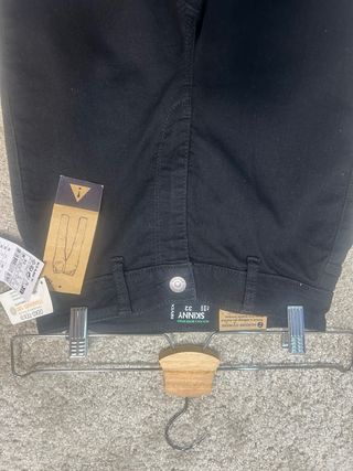 Pantalones pitillo negros