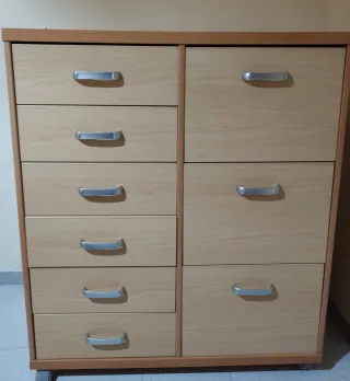 Cajonera habitación grande.