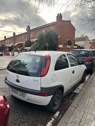 Corsa 1.7 sri  2003