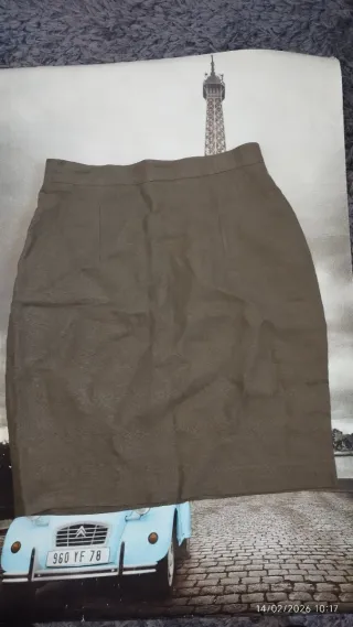 Falda verde, Boutique Italiana, talla 40, 100% lin