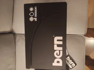 Casco Bern Watts L Navy / correas azul claro NUEVO