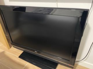 TV LG 42” Plasma + mando + TDT incluido