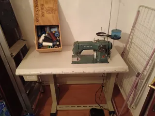 Máquina de coser industrial Singer
