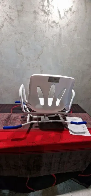 Mobiclinic, Silla de Baño Giratoria, Lago, Reposab