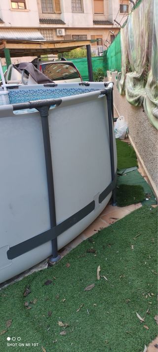 Piscina con depuradora