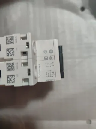 Schneider Electric IC60N B 10A Interruptor