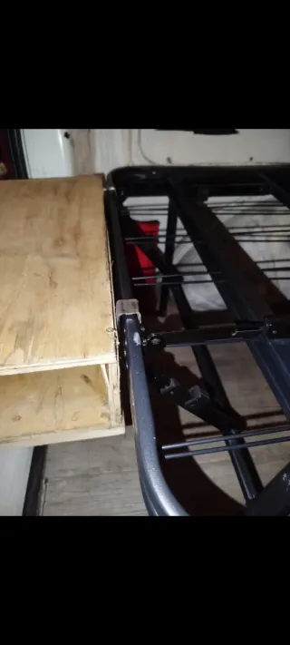 Somier plegable, y mueble de mesa y almacenaje