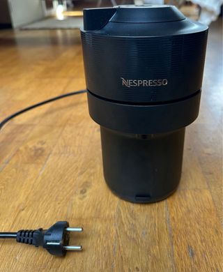 Cafetera Nespresso Vertuo Negra