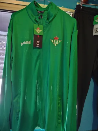 Chándal del Betis nuevo con etiqueta 48-50