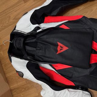 Mono Dainese Laguna Seca TALLA 58 + Regalo chaquet