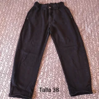 Tejano acampanado negro