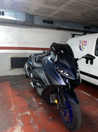 Yamaha TMAX 2024 Azul/Negro – 6.500 km