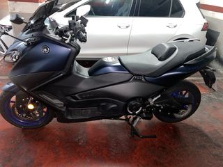 Yamaha TMAX 2024 Azul/Negro – 6.500 km