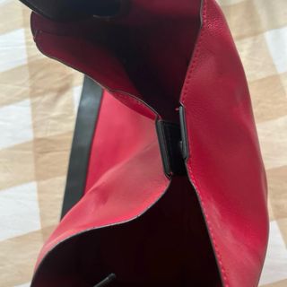 Bolso Mango, con pequeña cartera/neceser auxiliar