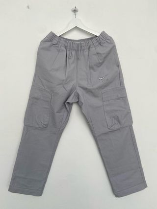 Pantalón Nike Sportwear AIR Cargo Gris, Talla XS