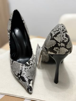Zapatos de tacón Zara estampado serpiente Talla 38