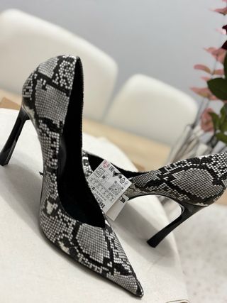 Zapatos de tacón Zara estampado serpiente Talla 38