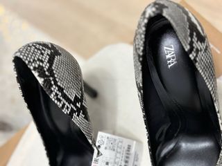 Zapatos de tacón Zara estampado serpiente Talla 38
