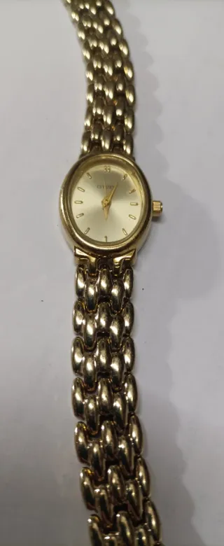 Relógio Citizen senhora oval de quartzo em plaqué