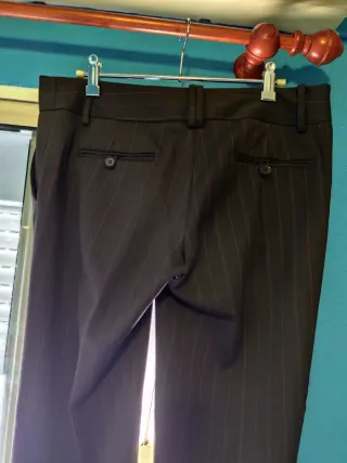 Pantalón talla 40 marrón con rayas queda ideal