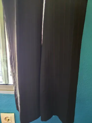 Pantalón talla 40 marrón con rayas queda ideal