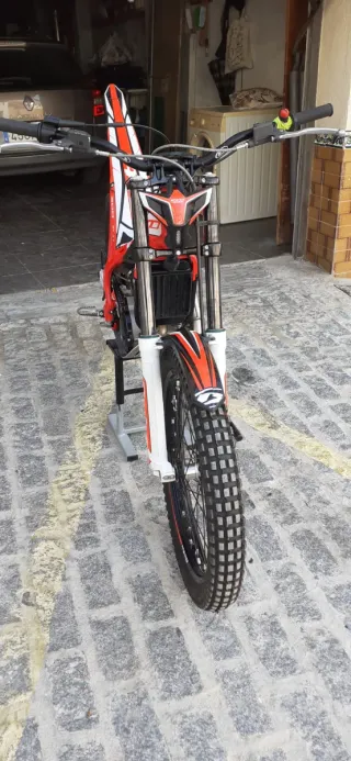 Moto de trial BETA Evo 300. 2T.Muy cuidada.