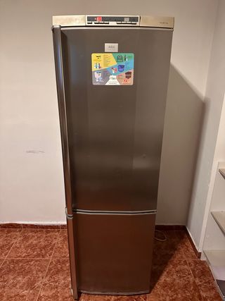 Nevera AEG electrolux usada como nueva
