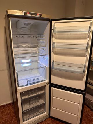 Nevera AEG electrolux usada como nueva
