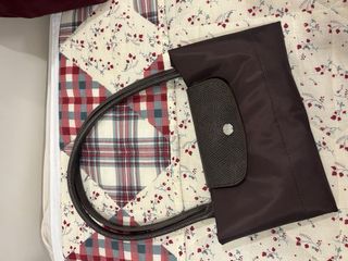 Longchamp L
