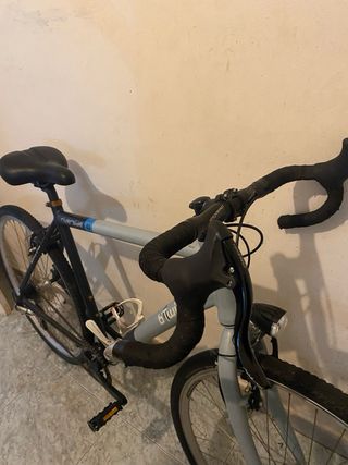 biciclista de ciclismo BTWIN