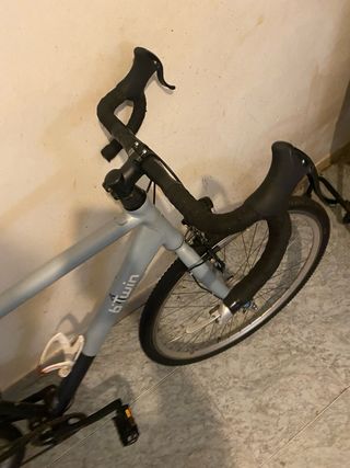 biciclista de ciclismo BTWIN