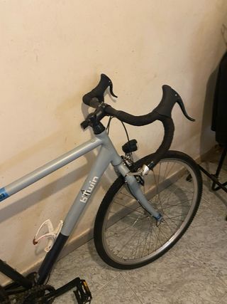 biciclista de ciclismo BTWIN